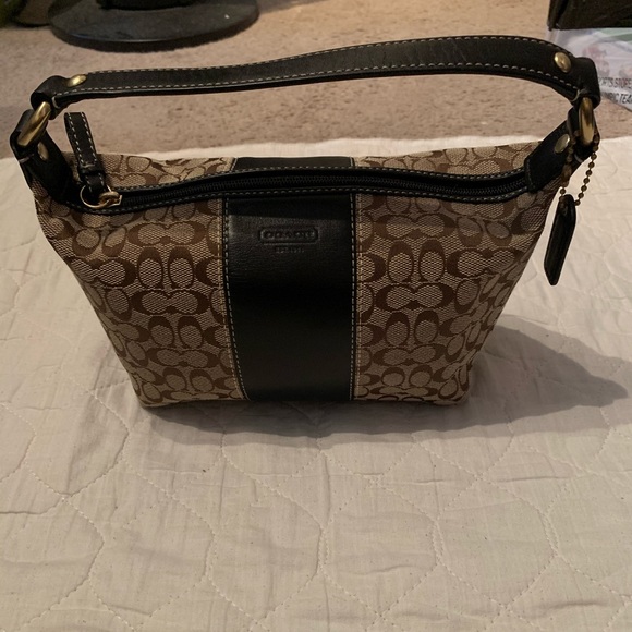 Coach signature pochette. - Picture 1 of 5